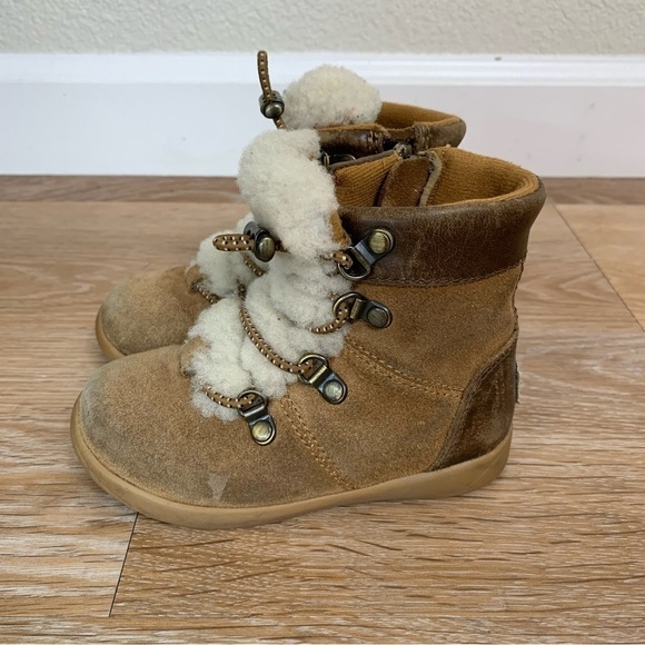 UGG Ager Kids Unisex Winter Warm Boots, Size 7 - Picture 4 of 13